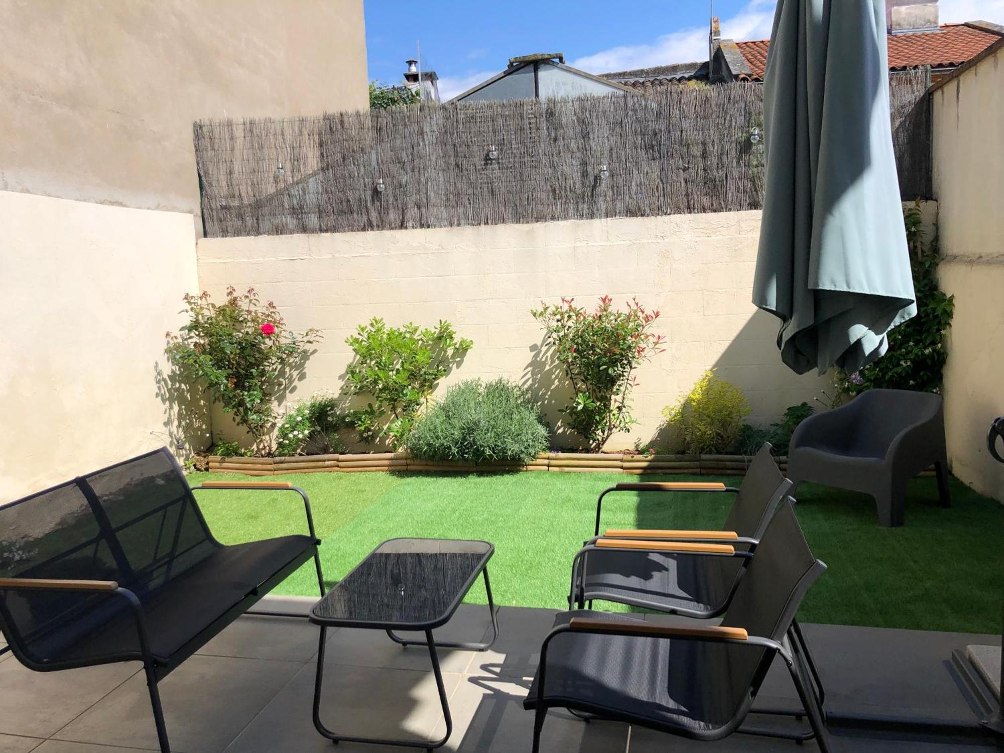 Maison De Village Avec Jardinet Bruguieres Eksteriør billede